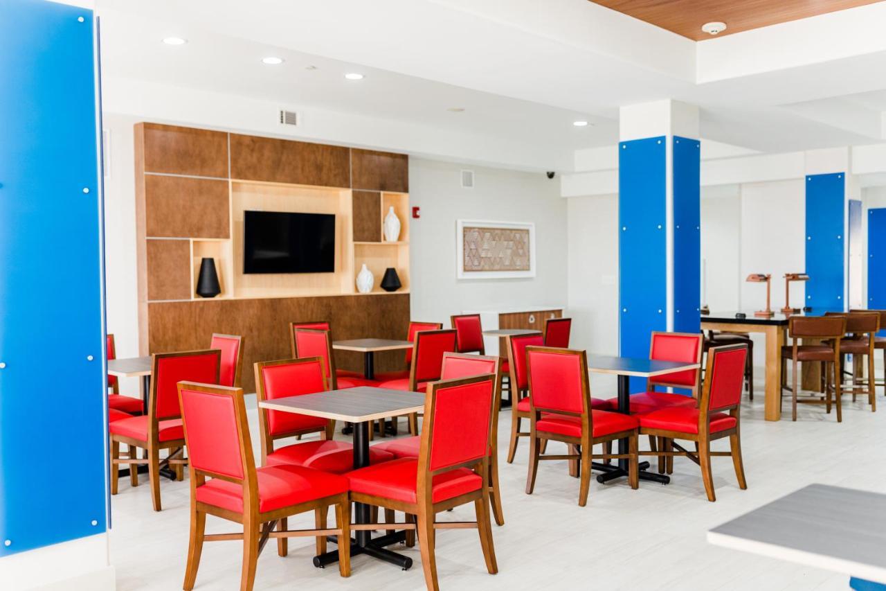 Holiday Inn Express Hotel & Suites Greenville By Ihg Exterior foto