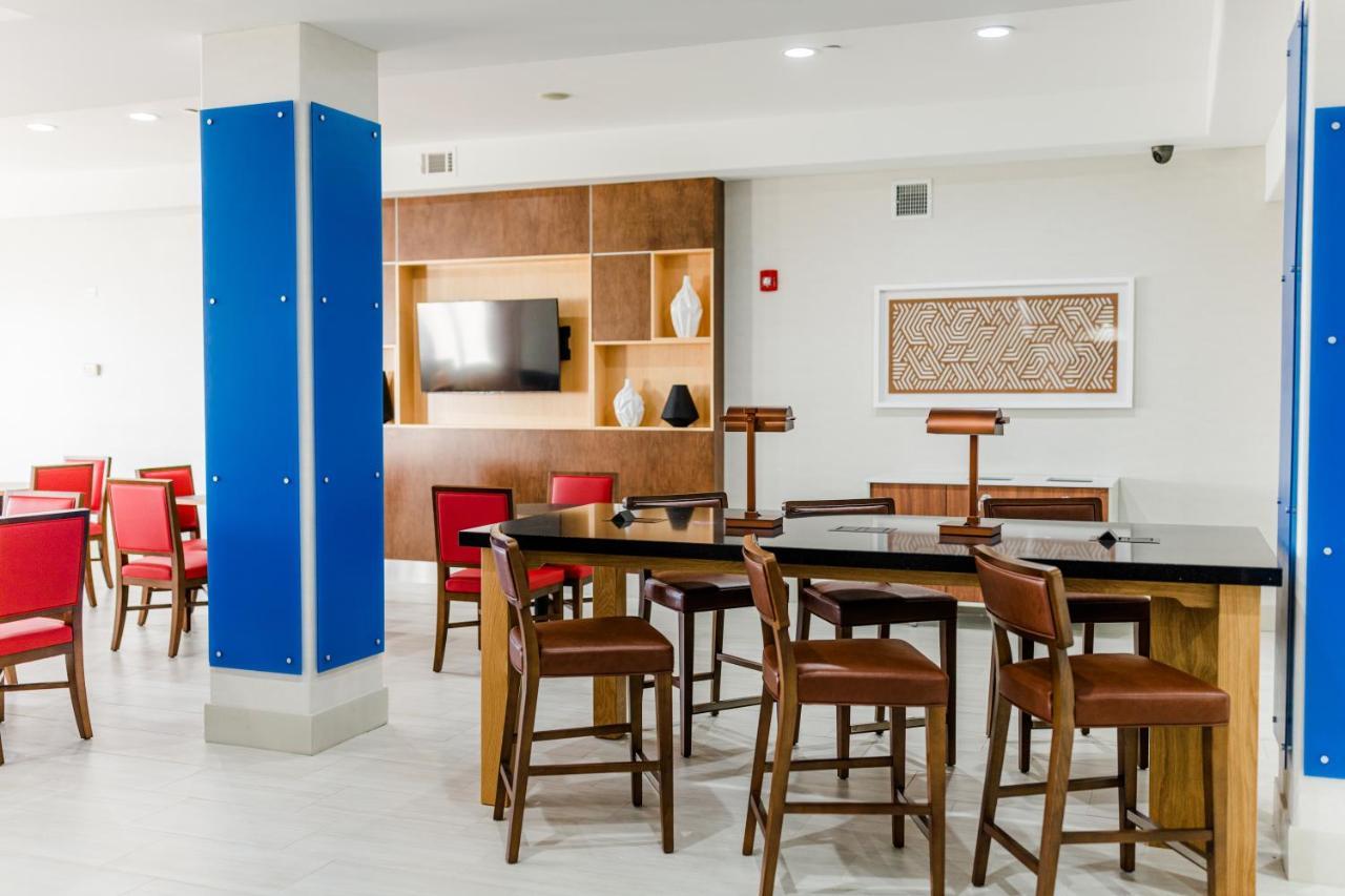 Holiday Inn Express Hotel & Suites Greenville By Ihg Exterior foto