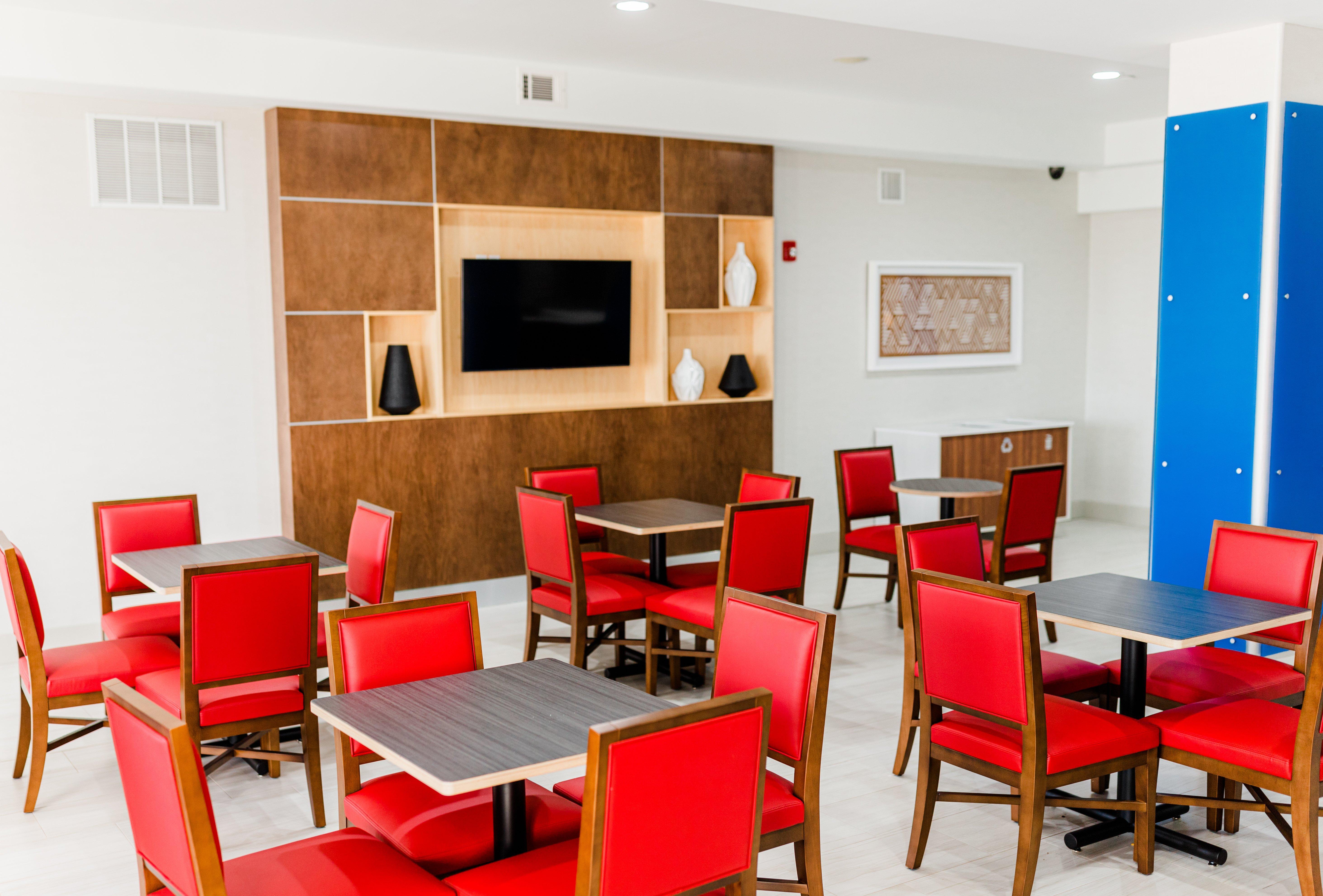 Holiday Inn Express Hotel & Suites Greenville By Ihg Exterior foto